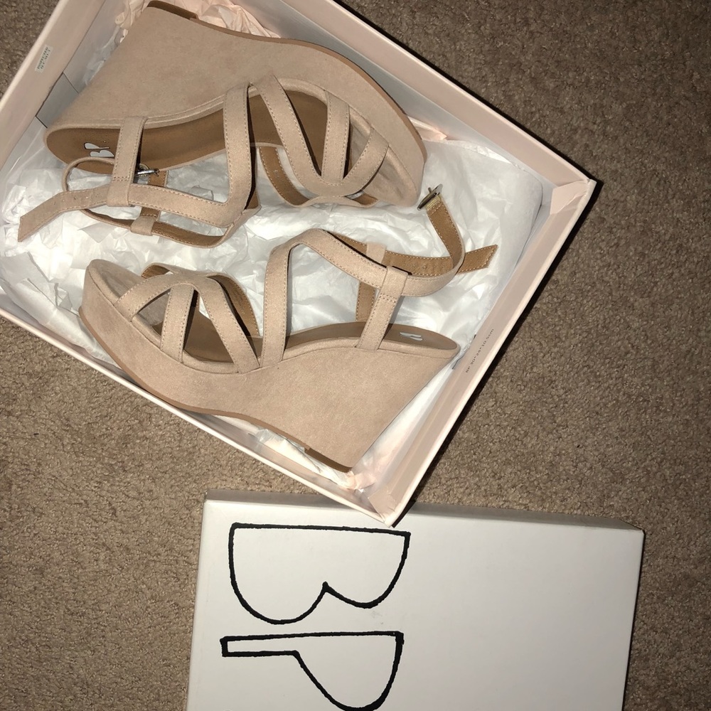 BP wedged heels